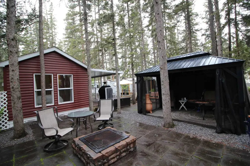 5230 Highway 27 Rural Mountain View County AB T0M1X0