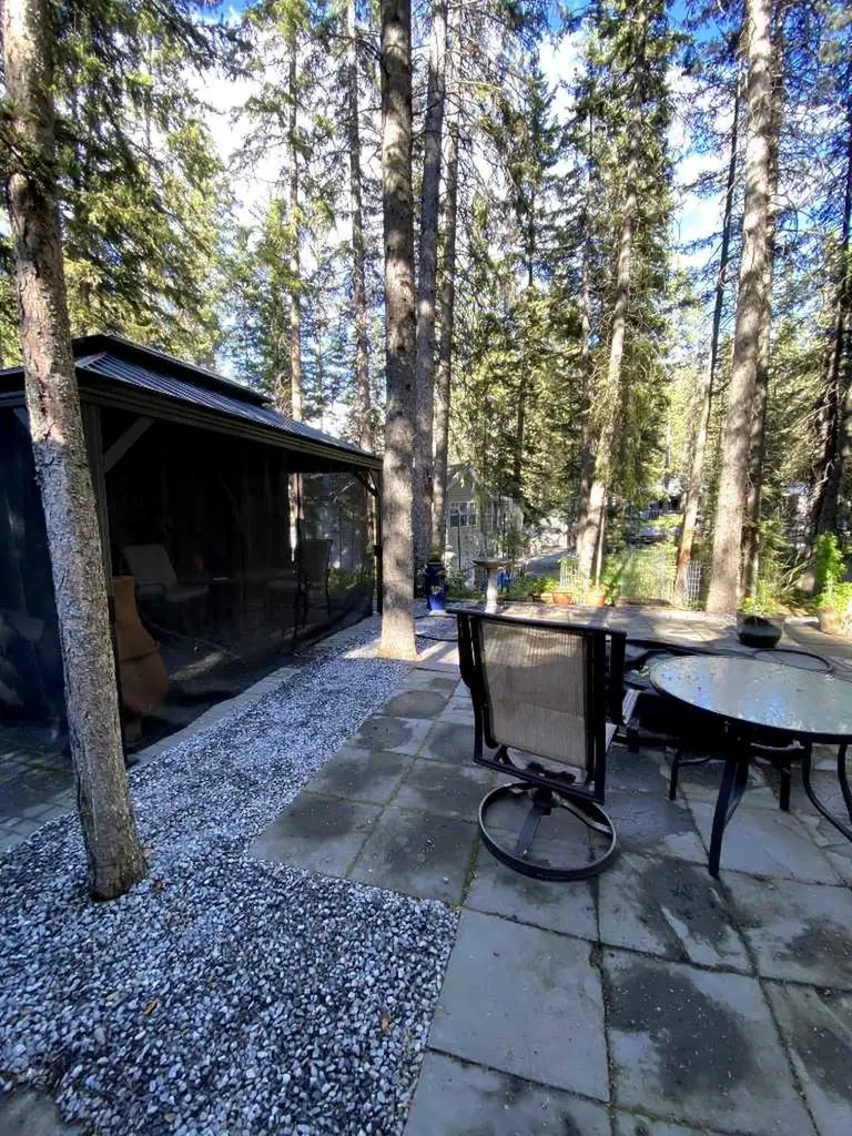 5230 Highway 27 Rural Mountain View County AB T0M1X0