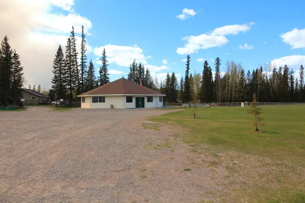 5230 Highway 27 Rural Mountain View County AB T0M1X0