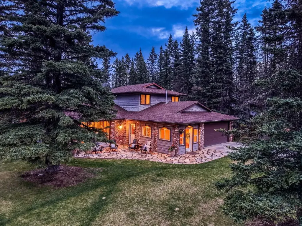 74 Redwood Meadows Drive Rural Rocky View County AB T3Z1A3