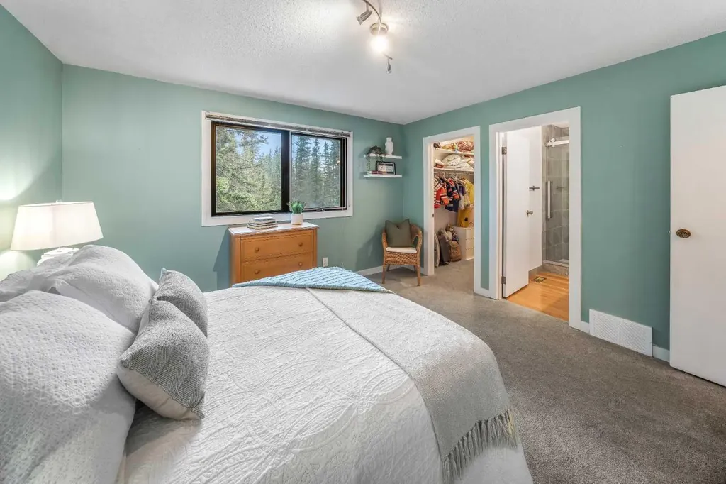 74 Redwood Meadows Drive Rural Rocky View County AB T3Z1A3