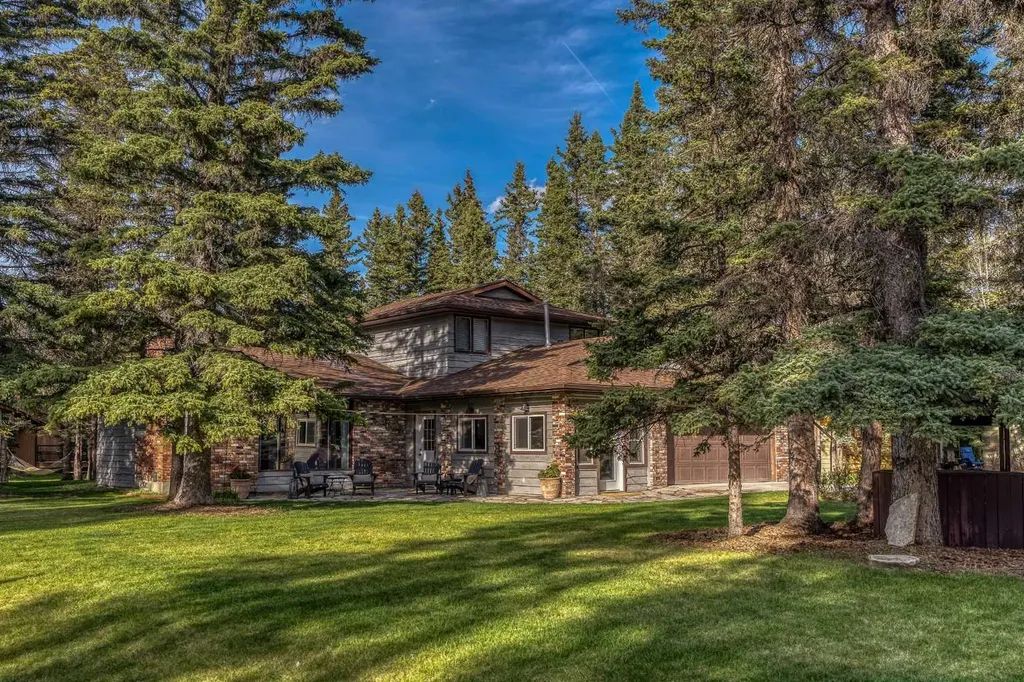74 Redwood Meadows Drive Rural Rocky View County AB T3Z1A3