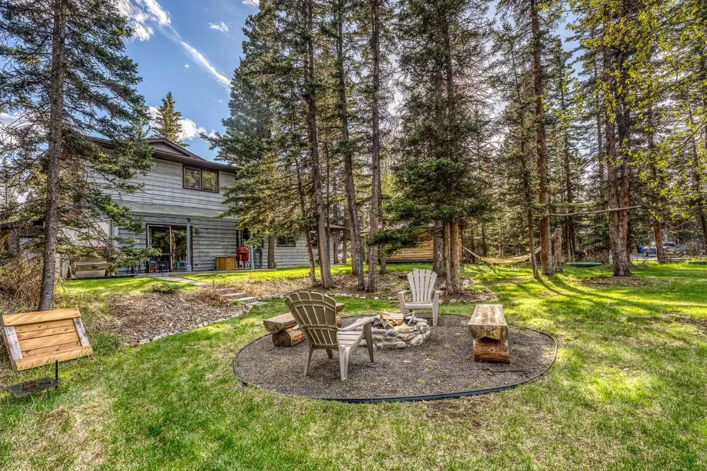 74 Redwood Meadows Drive Rural Rocky View County AB T3Z1A3