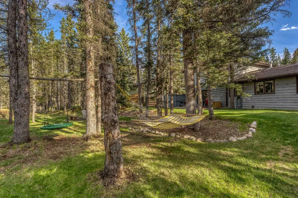 74 Redwood Meadows Drive Rural Rocky View County AB T3Z1A3