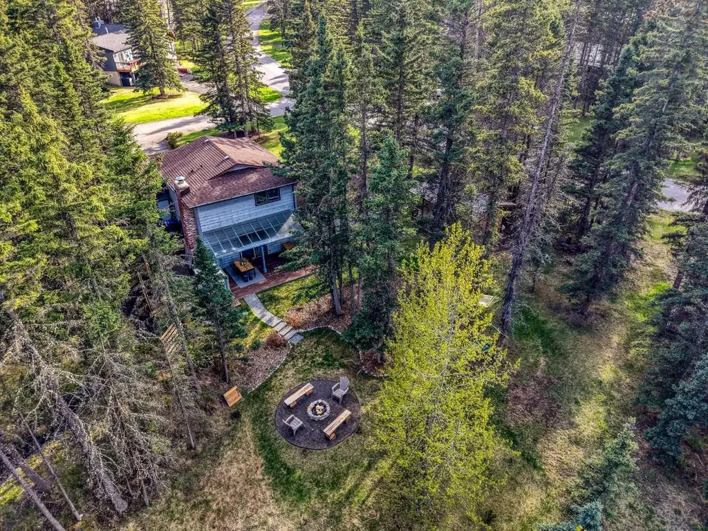 74 Redwood Meadows Drive Rural Rocky View County AB T3Z1A3