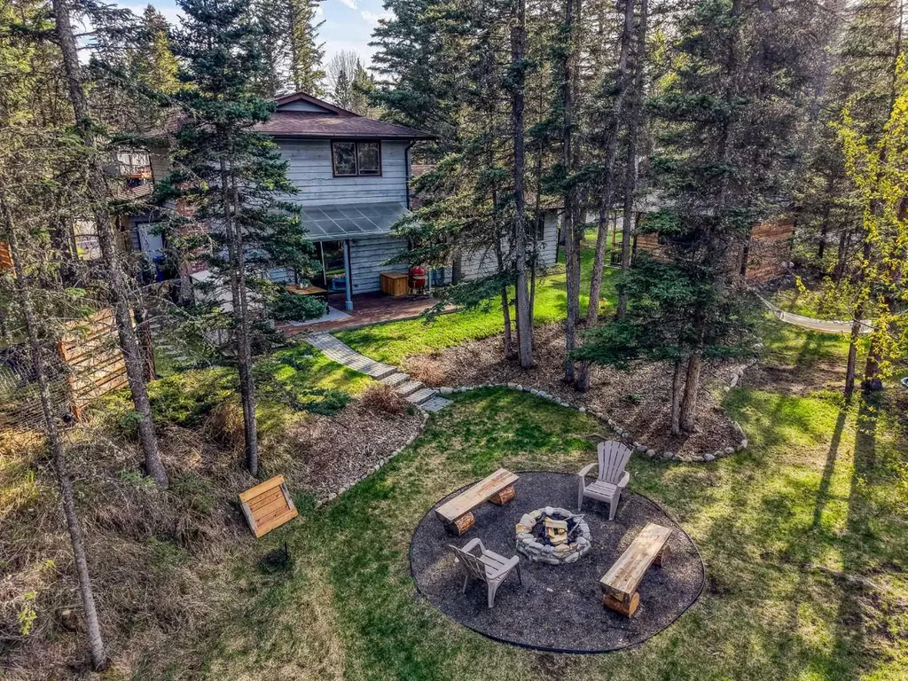 74 Redwood Meadows Drive Rural Rocky View County AB T3Z1A3
