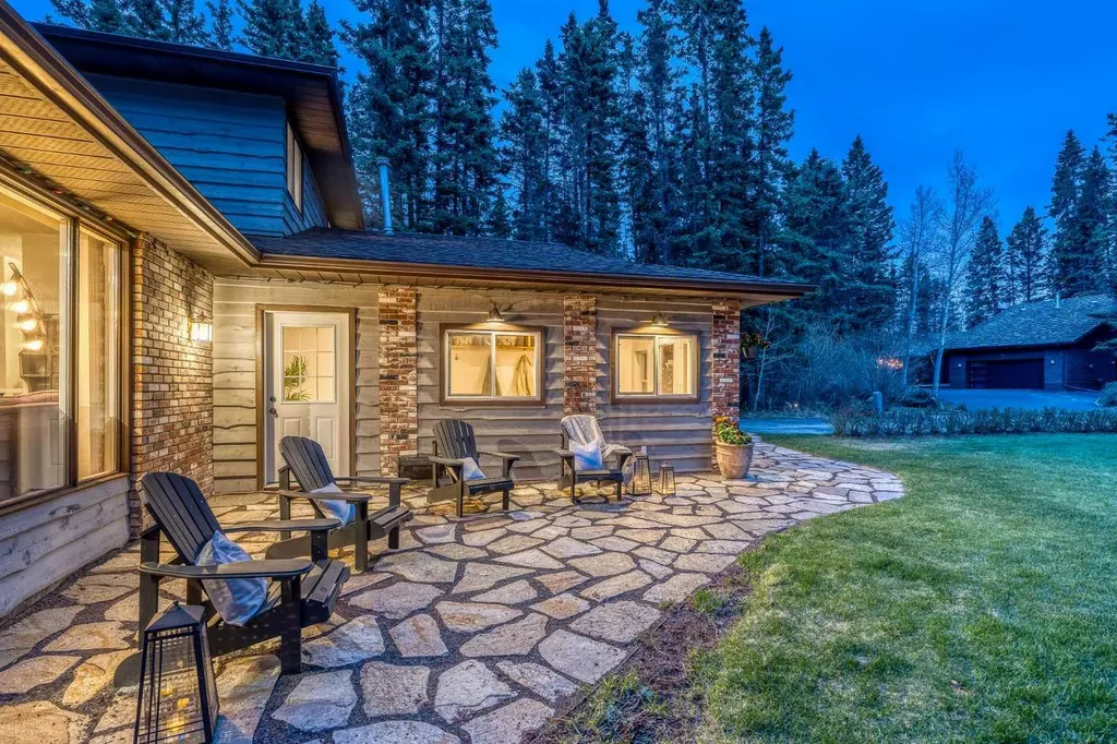 74 Redwood Meadows Drive Rural Rocky View County AB T3Z1A3
