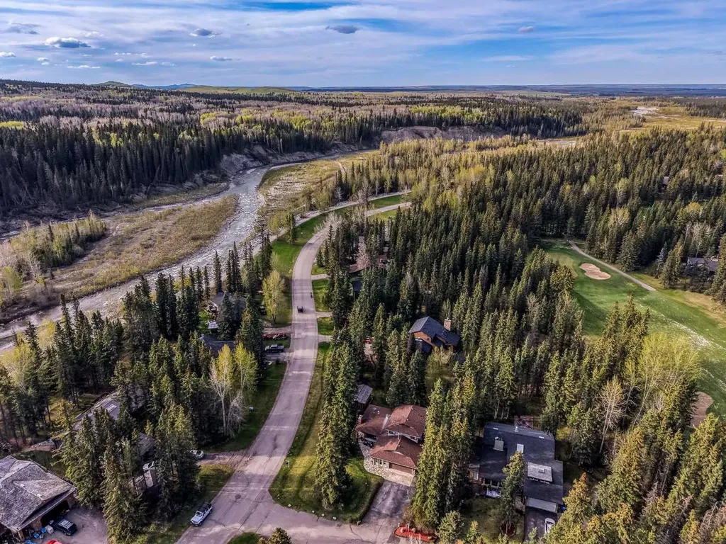 74 Redwood Meadows Drive Rural Rocky View County AB T3Z1A3