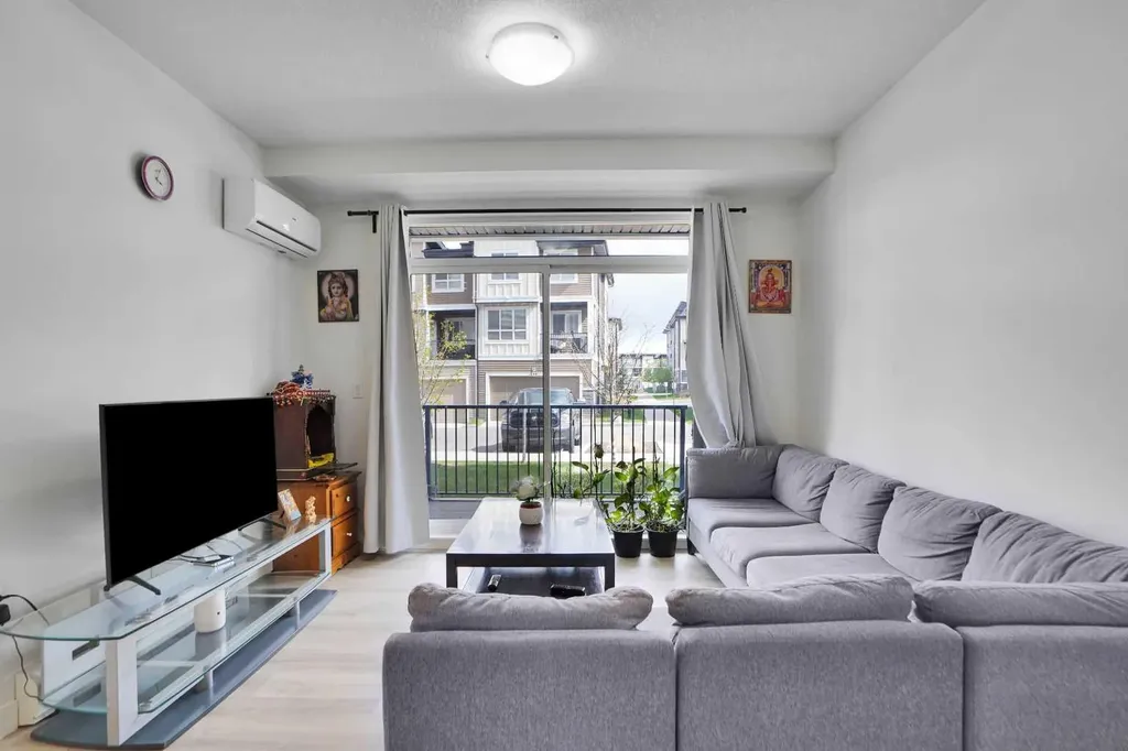 25 Walgrove Walk SE Calgary AB T2X5E2