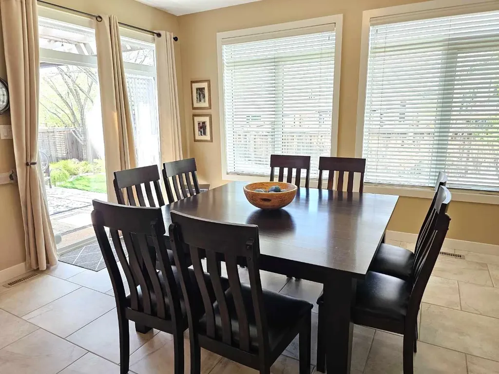 230 Firelight Crescent W Lethbridge AB T1J 4W1