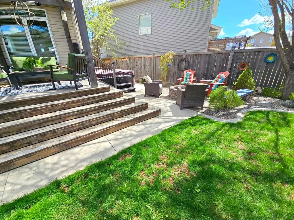 230 Firelight Crescent W Lethbridge AB T1J 4W1