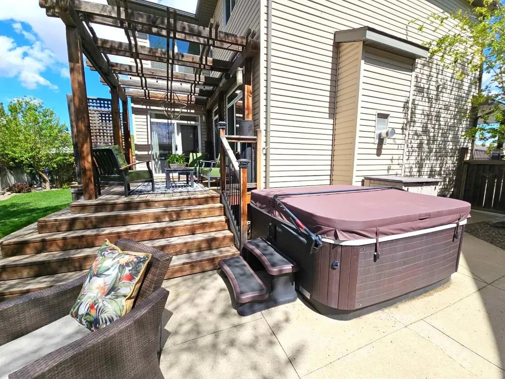 230 Firelight Crescent W Lethbridge AB T1J 4W1