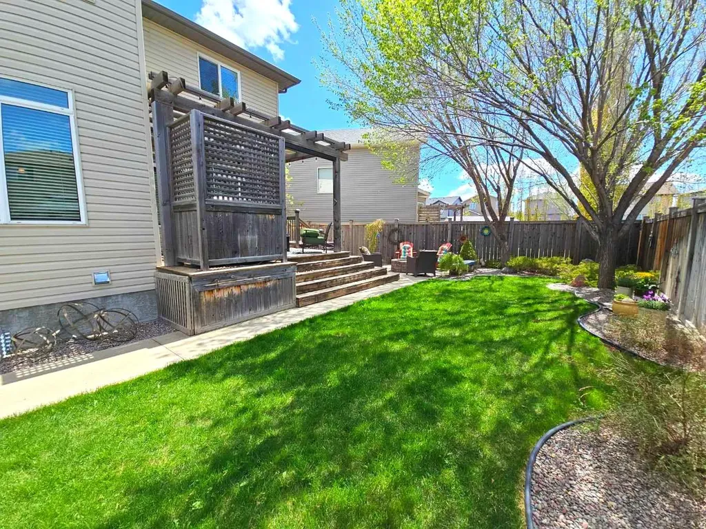 230 Firelight Crescent W Lethbridge AB T1J 4W1