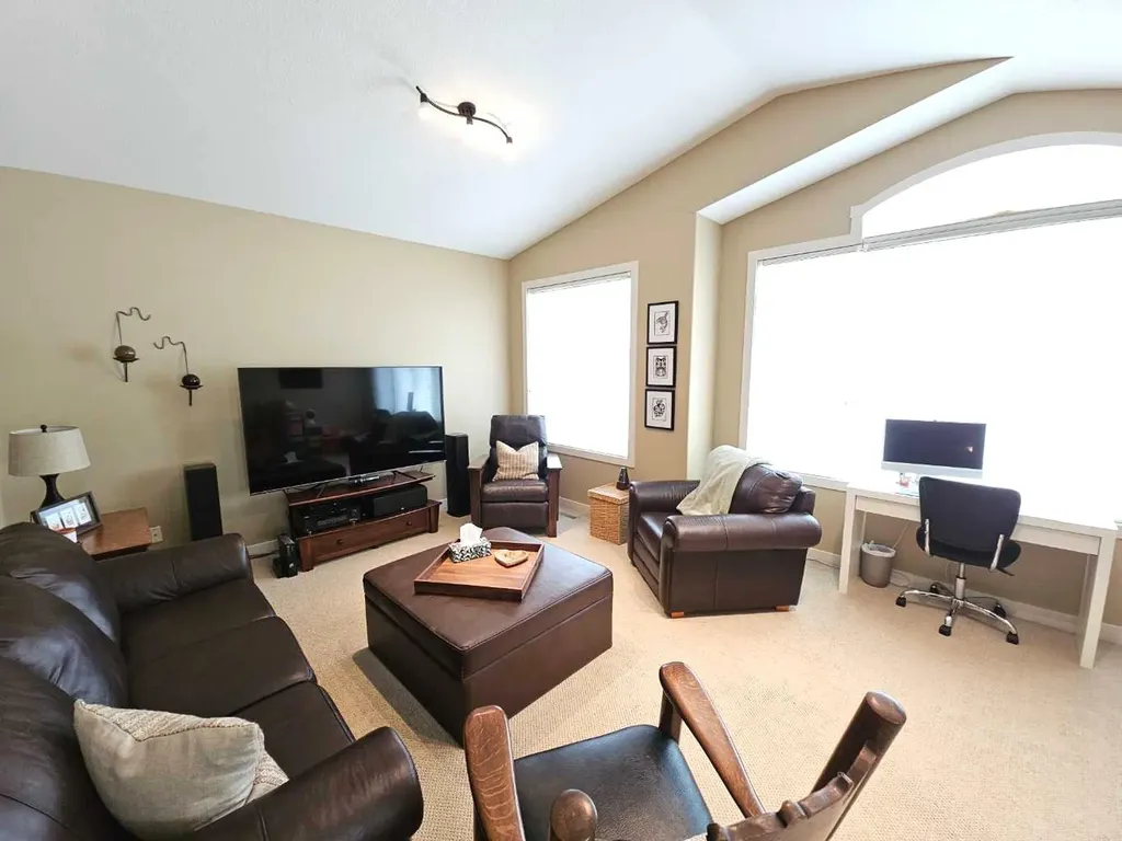 230 Firelight Crescent W Lethbridge AB T1J 4W1