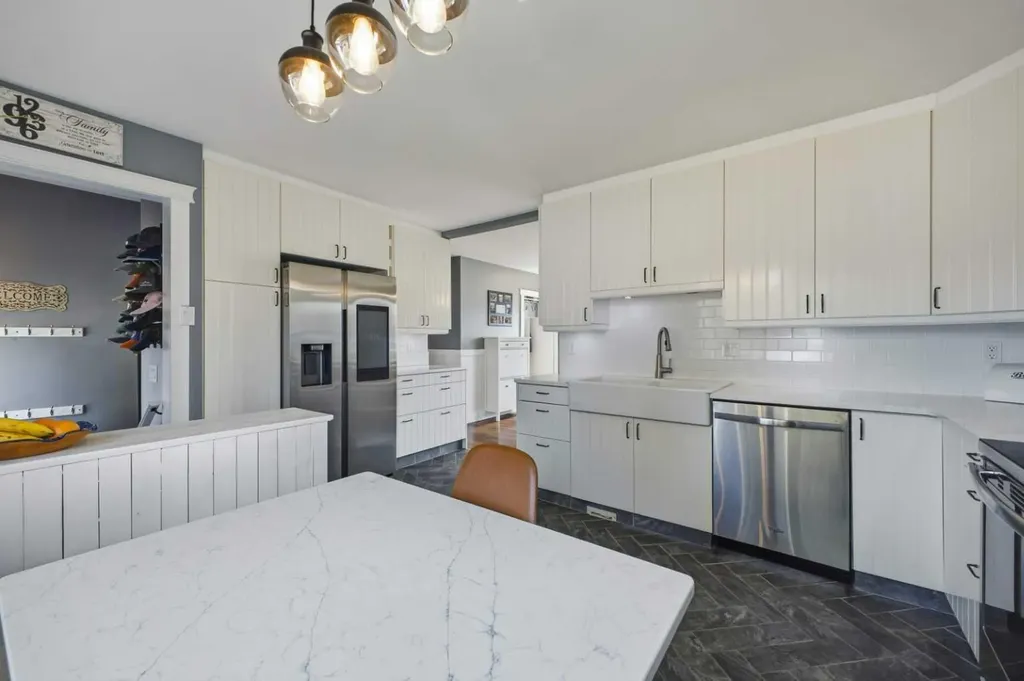 6 Otterbury Avenue Red Deer AB T4N 4Z9
