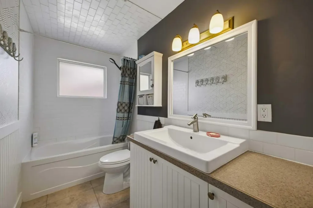 6 Otterbury Avenue Red Deer AB T4N 4Z9