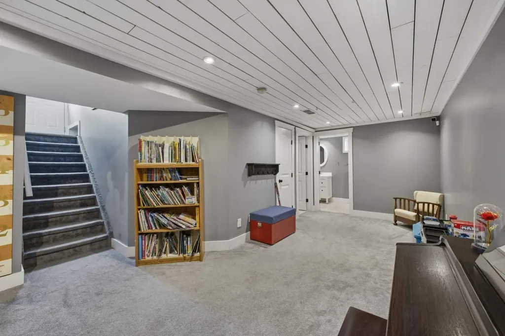 6 Otterbury Avenue Red Deer AB T4N 4Z9
