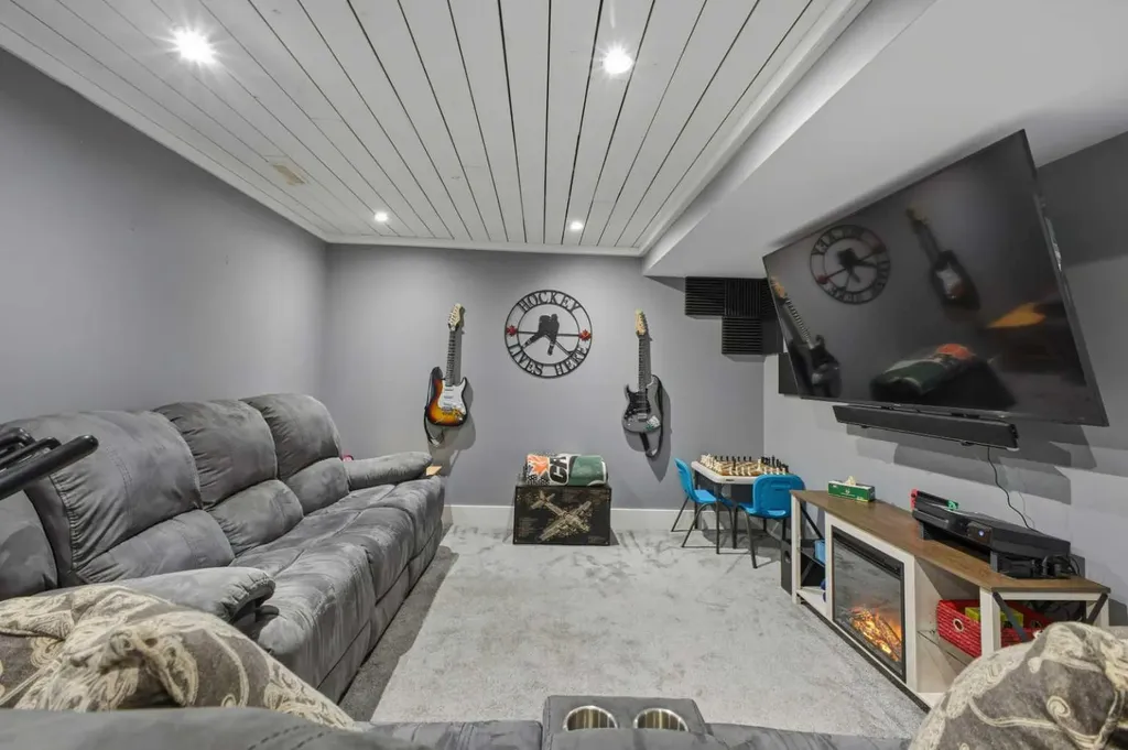 6 Otterbury Avenue Red Deer AB T4N 4Z9