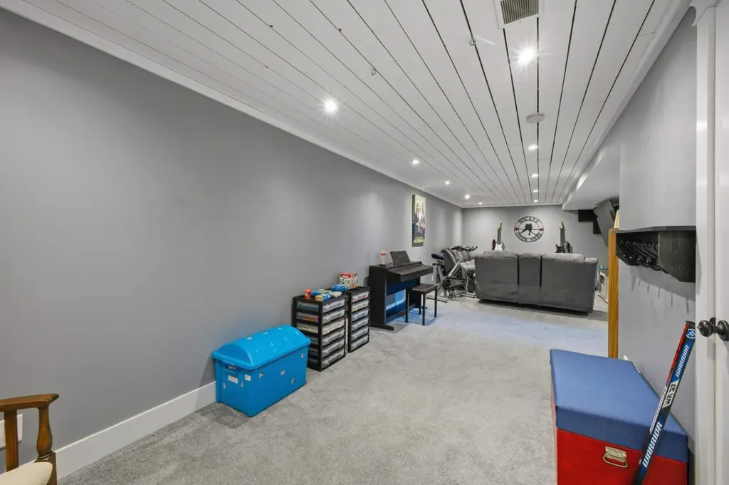6 Otterbury Avenue Red Deer AB T4N 4Z9
