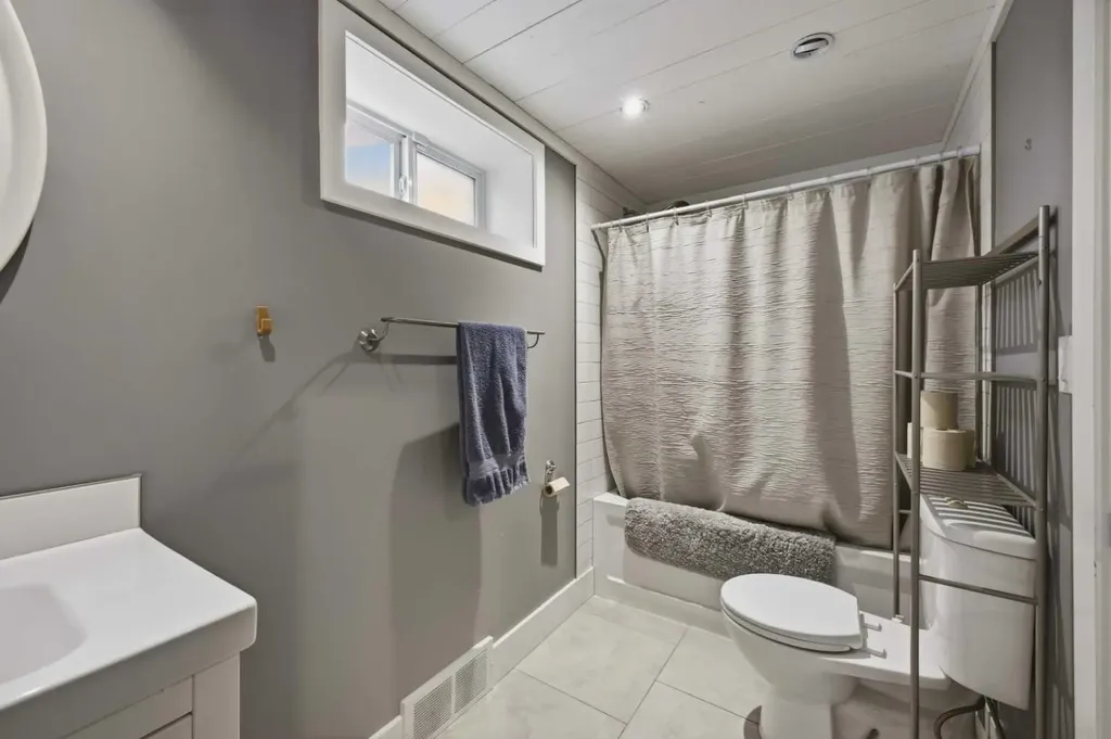 6 Otterbury Avenue Red Deer AB T4N 4Z9