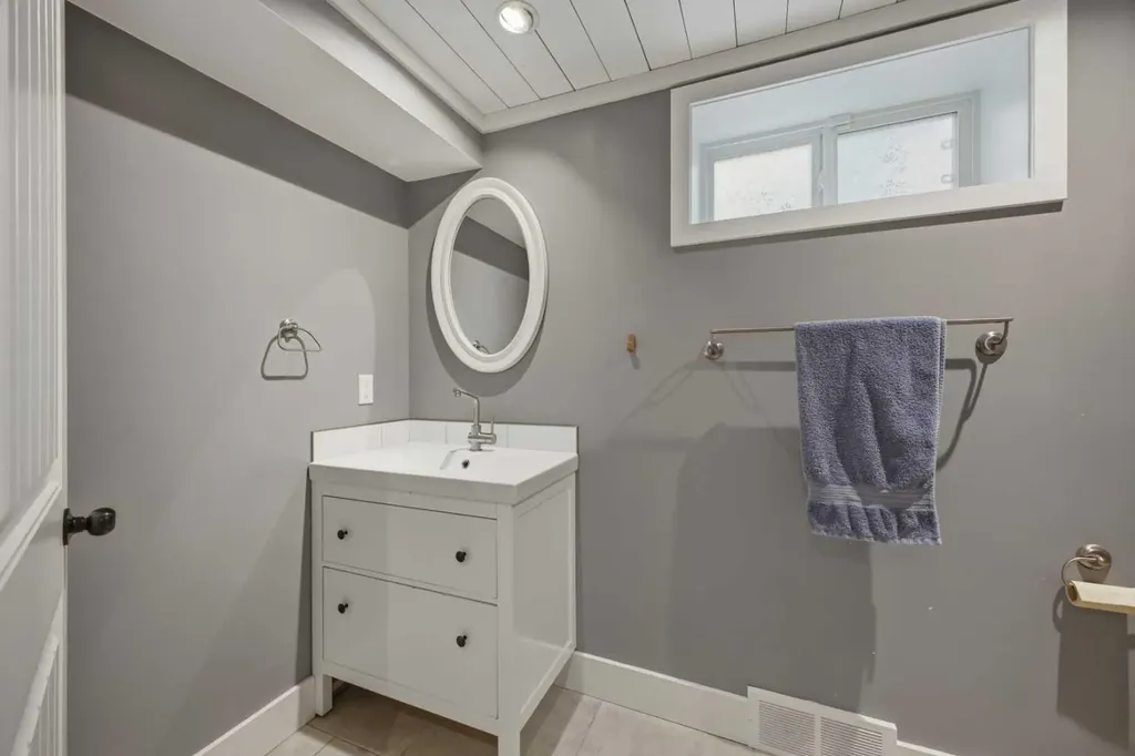 6 Otterbury Avenue Red Deer AB T4N 4Z9