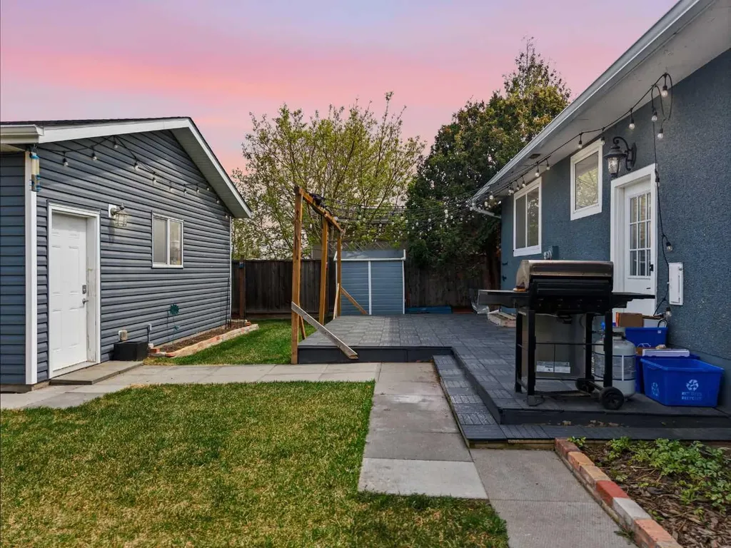 6 Otterbury Avenue Red Deer AB T4N 4Z9