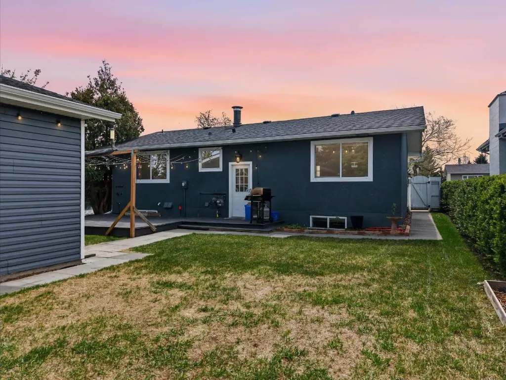 6 Otterbury Avenue Red Deer AB T4N 4Z9