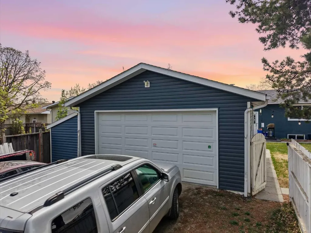 6 Otterbury Avenue Red Deer AB T4N 4Z9