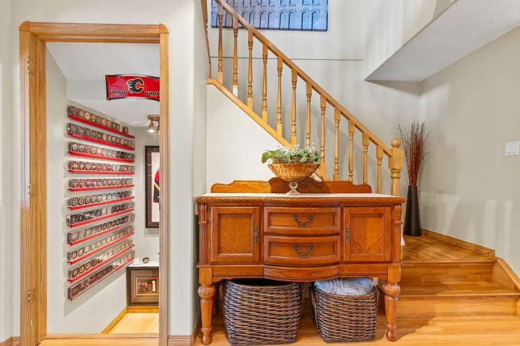 158 Saratoga Close NE Calgary AB T1Y 7A1