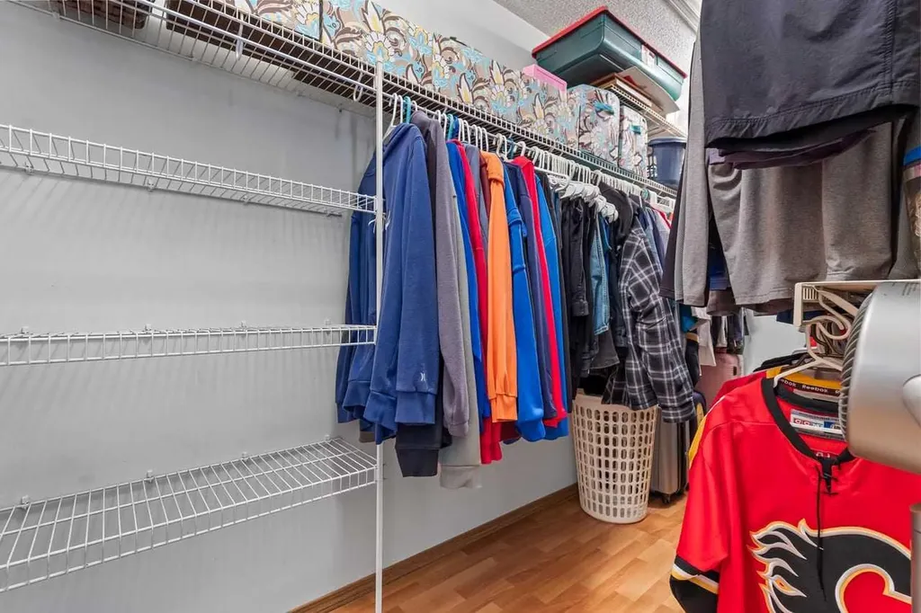 158 Saratoga Close NE Calgary AB T1Y 7A1