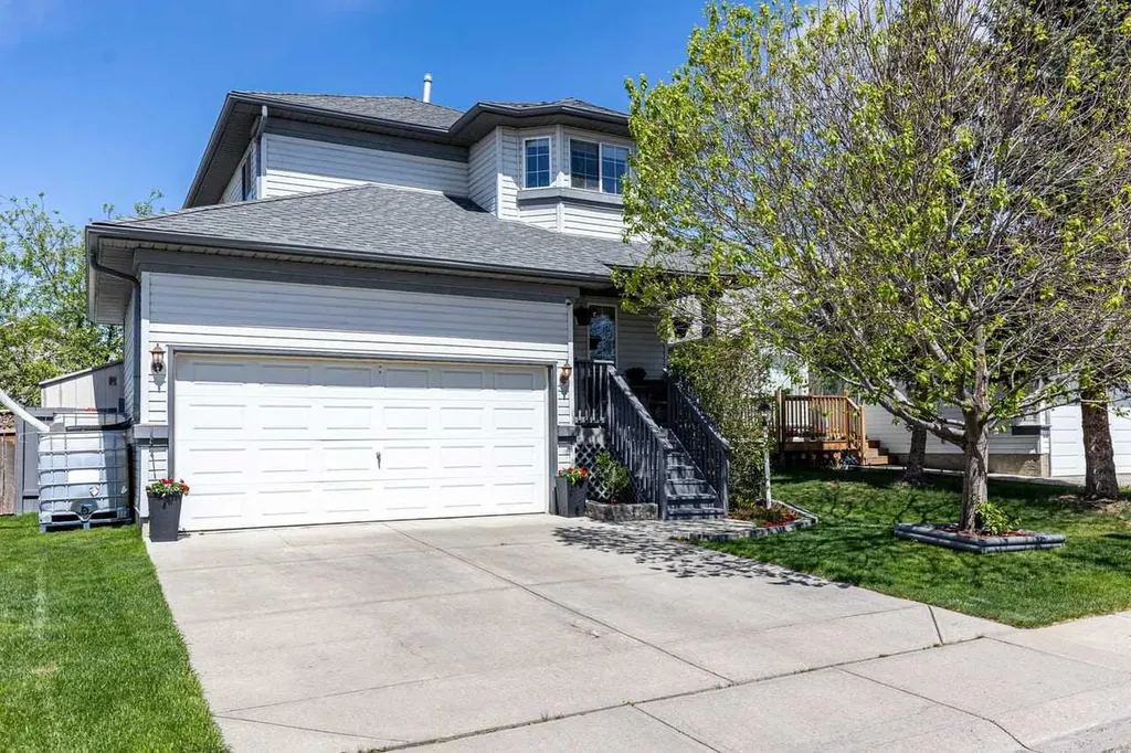 158 Saratoga Close NE Calgary AB T1Y 7A1