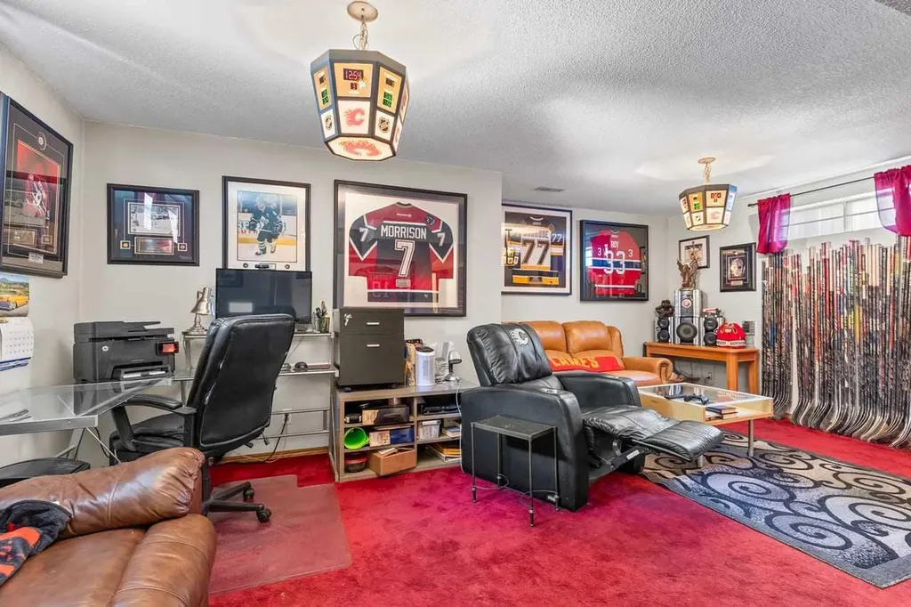 158 Saratoga Close NE Calgary AB T1Y 7A1