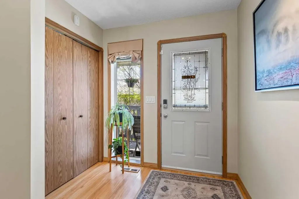 158 Saratoga Close NE Calgary AB T1Y 7A1