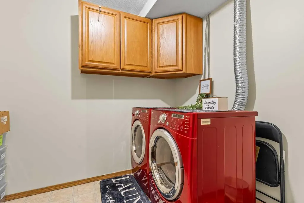 158 Saratoga Close NE Calgary AB T1Y 7A1