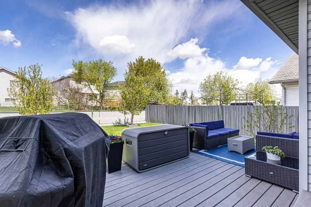 158 Saratoga Close NE Calgary AB T1Y 7A1