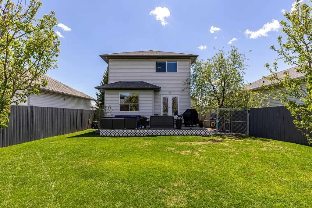 158 Saratoga Close NE Calgary AB T1Y 7A1