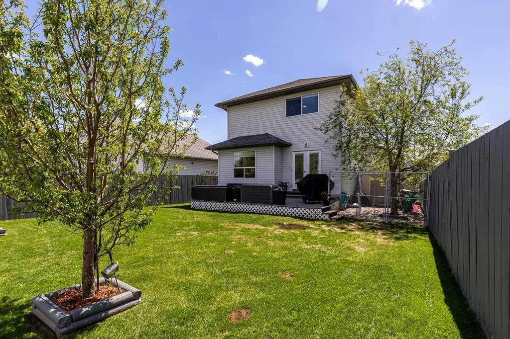 158 Saratoga Close NE Calgary AB T1Y 7A1