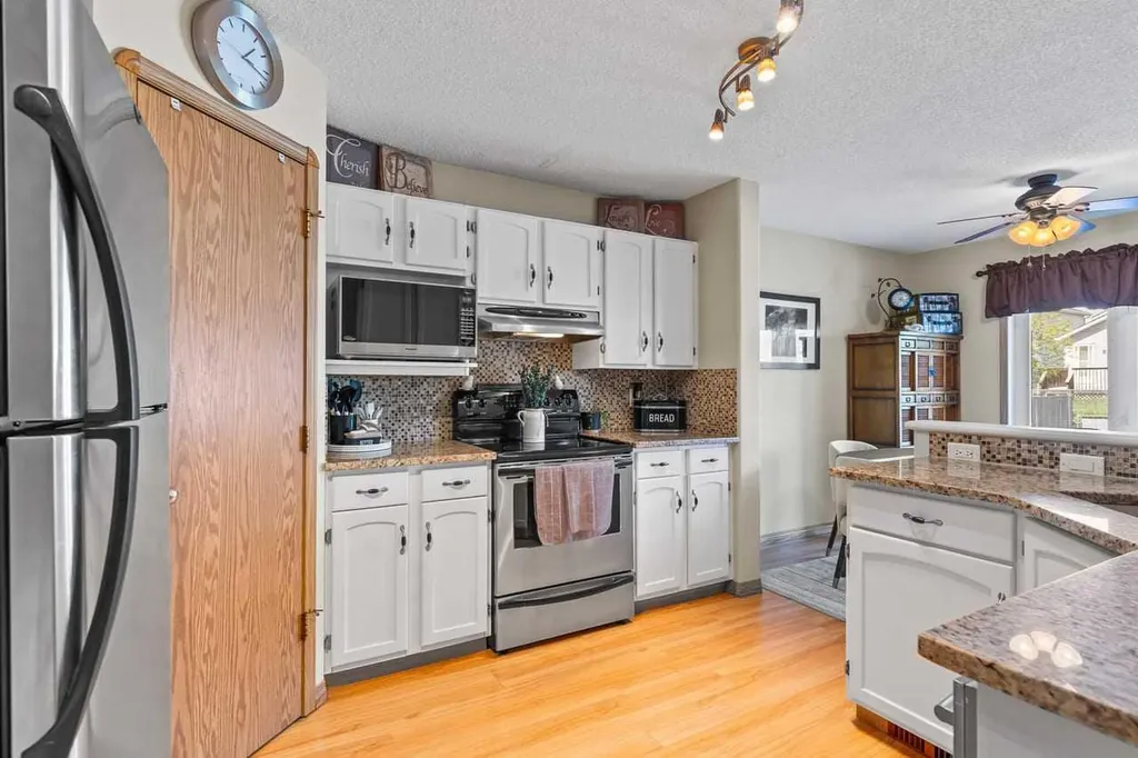 158 Saratoga Close NE Calgary AB T1Y 7A1