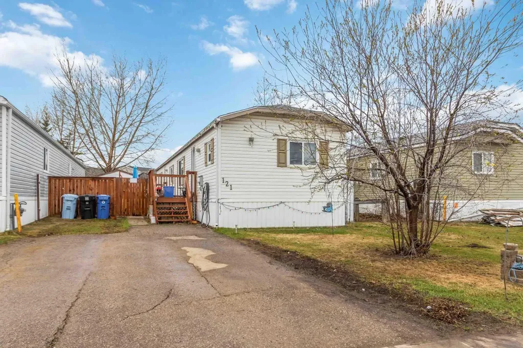 121 Couture Lane Fort Mcmurray AB T9K 1X3