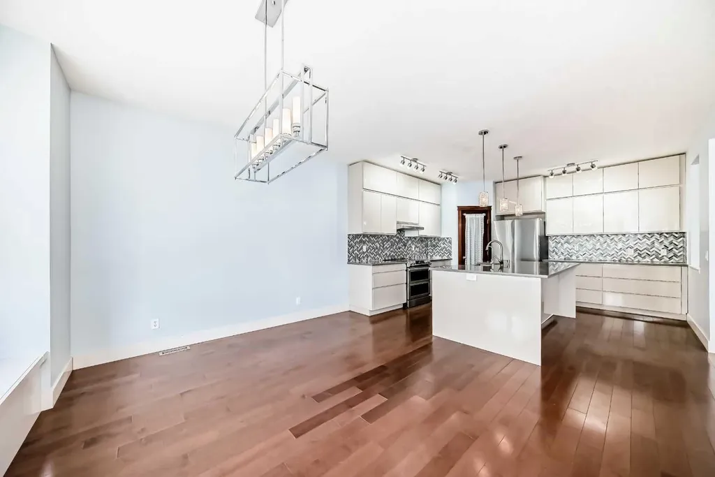 331 Royal Oak Heath NW Calgary AB T3G0B6