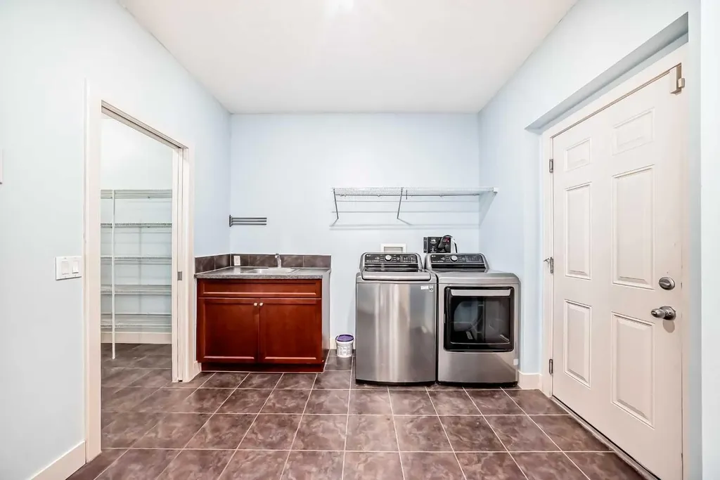 331 Royal Oak Heath NW Calgary AB T3G0B6