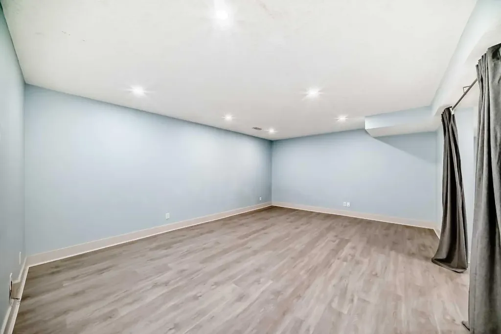 331 Royal Oak Heath NW Calgary AB T3G0B6