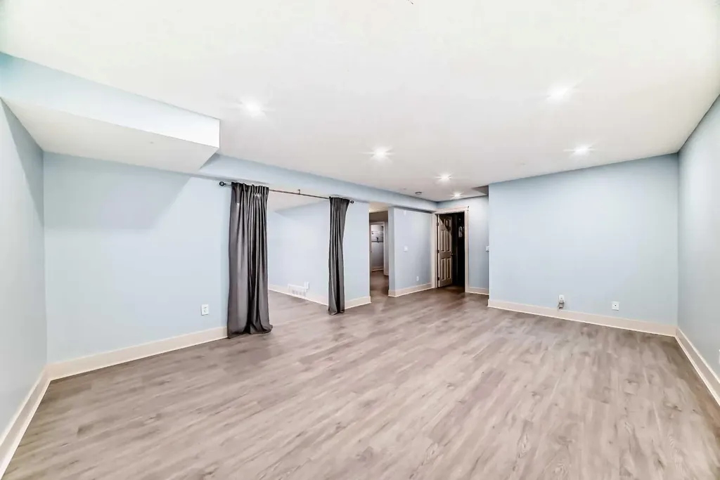 331 Royal Oak Heath NW Calgary AB T3G0B6