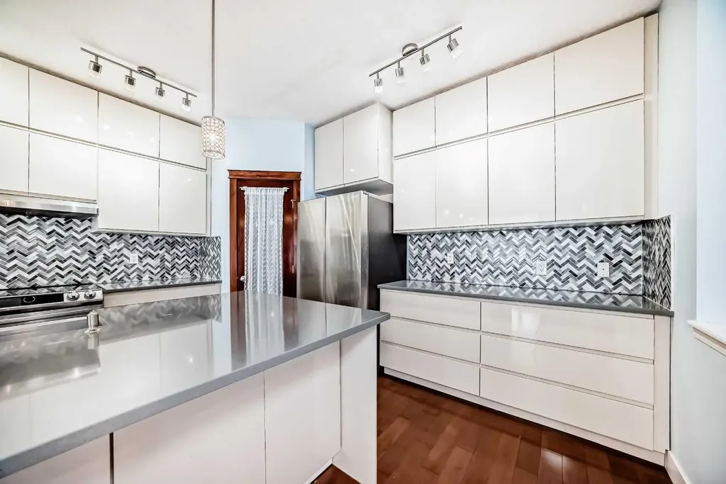 331 Royal Oak Heath NW Calgary AB T3G0B6