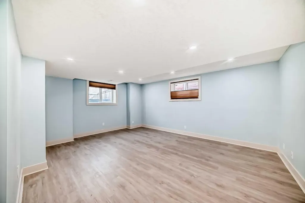 331 Royal Oak Heath NW Calgary AB T3G0B6