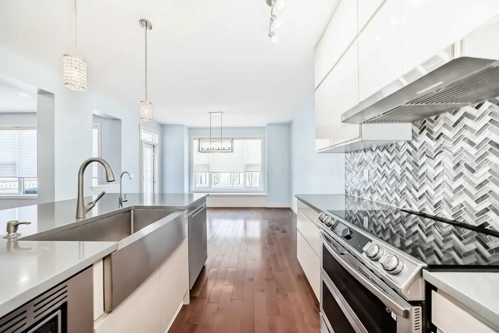 331 Royal Oak Heath NW Calgary AB T3G0B6