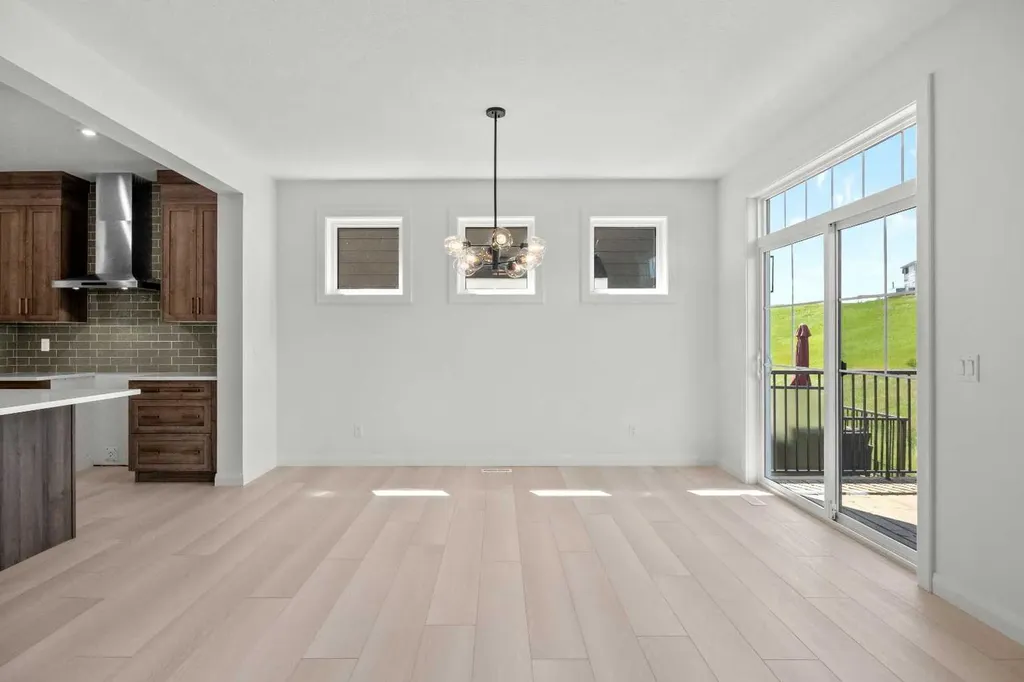 278 Creekstone Hill SW Calgary AB T3P 2V3