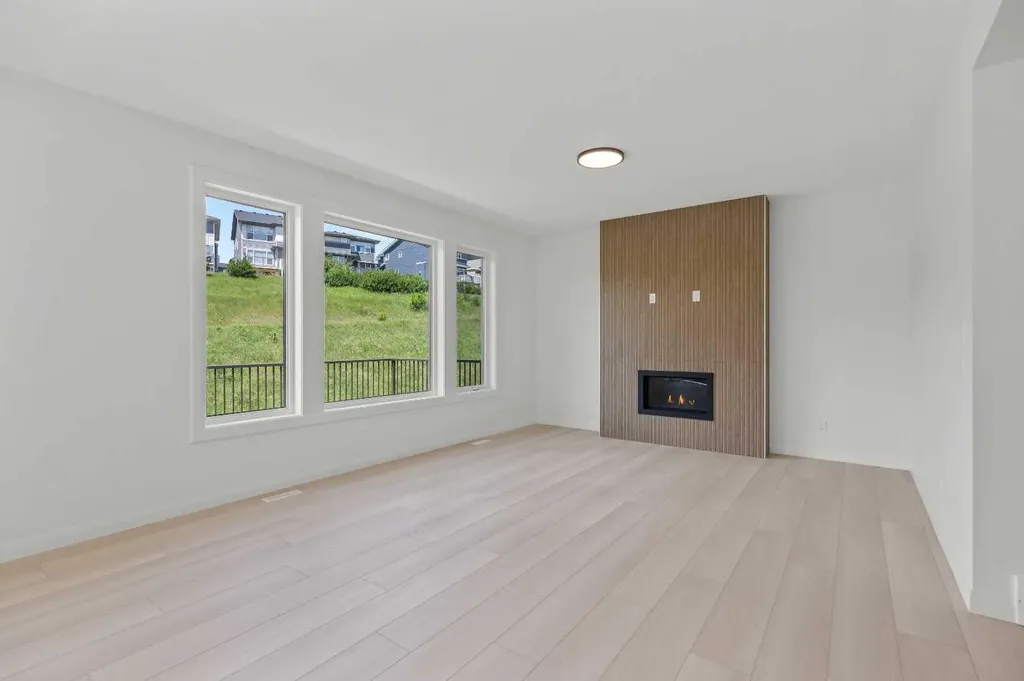 278 Creekstone Hill SW Calgary AB T3P 2V3