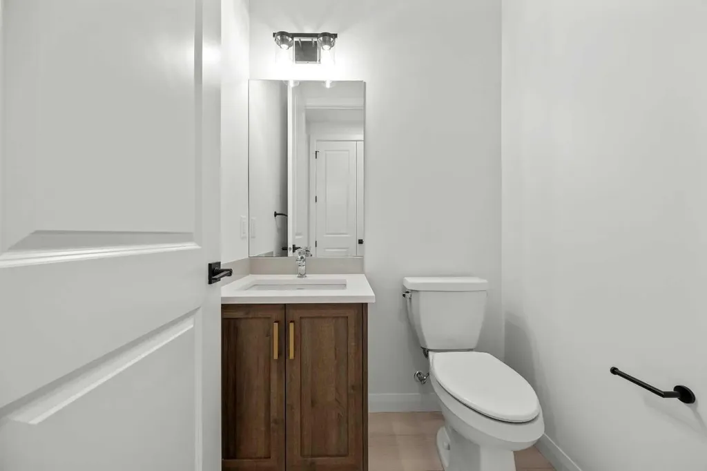 278 Creekstone Hill SW Calgary AB T3P 2V3
