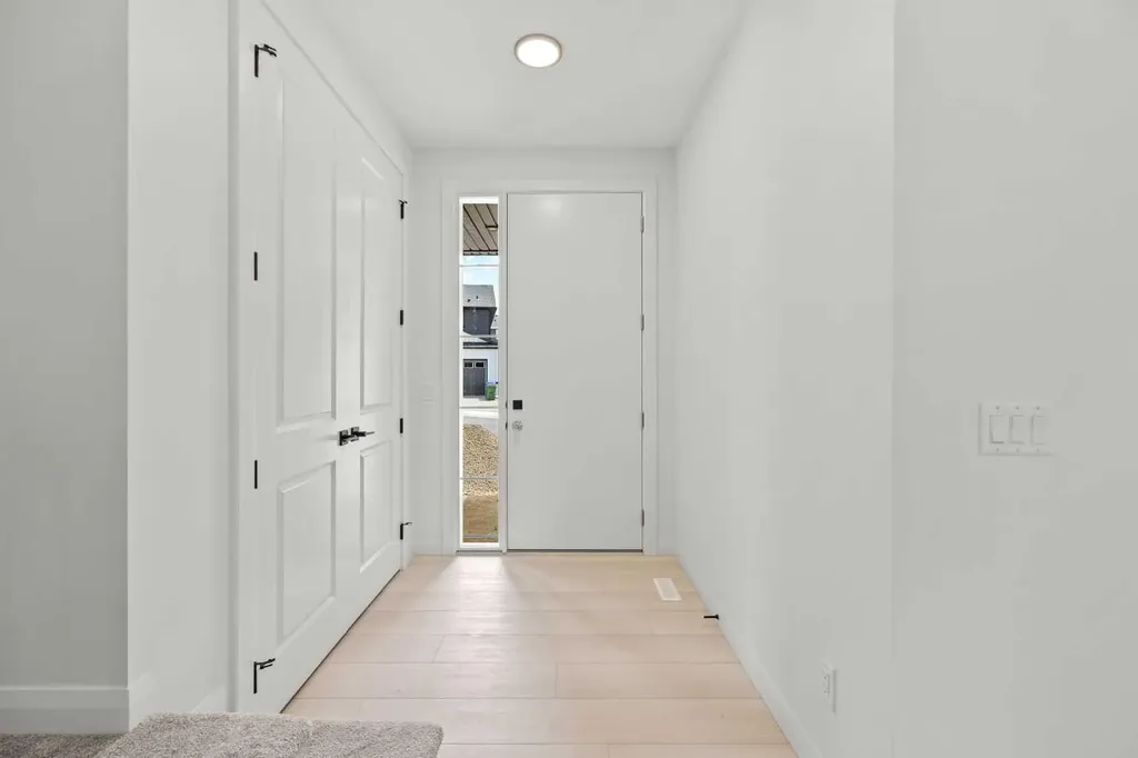 278 Creekstone Hill SW Calgary AB T3P 2V3